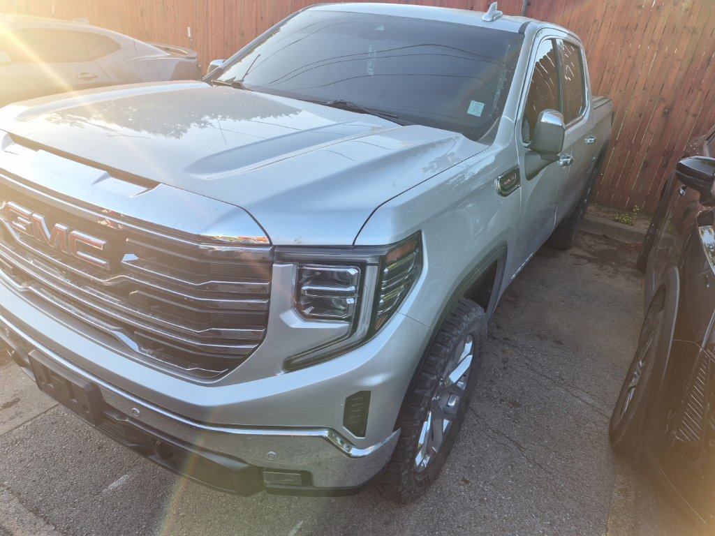 Used 2022 GMC Sierra 1500 SLT w/ SLT Premium Plus Package AWD/4WD image 4