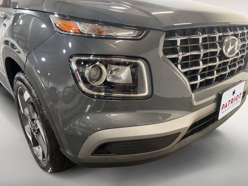 New 2026 Hyundai Venue SEL FWD image 2