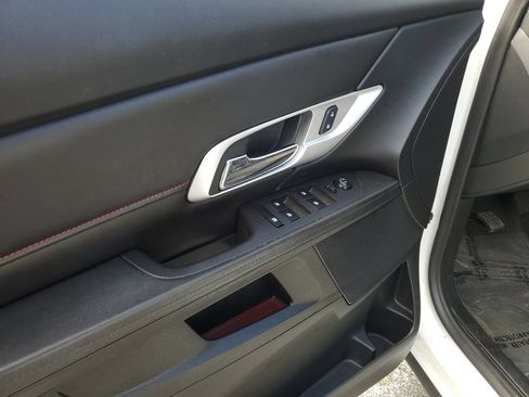 Used 2017 GMC Terrain SLE FWD image 18