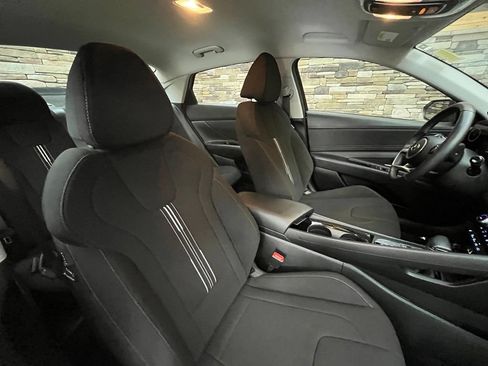 Used 2023 Hyundai Elantra SEL w/ Convenience Package FWD image 32