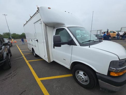 Used 2021 Chevrolet Express 3500 w/ Power Convenience Package RWD image 4