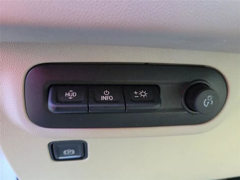 Used 2023 GMC Terrain Denali image 22