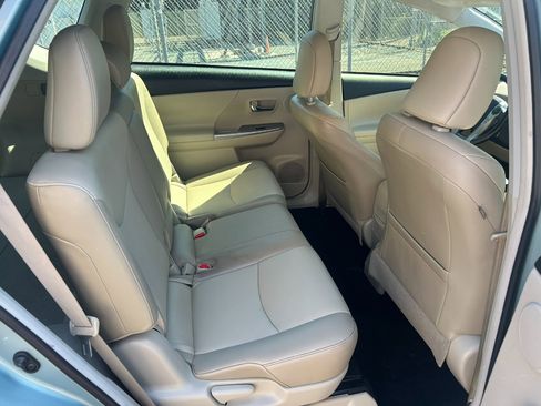 Used 2015 Toyota Prius V Five image 16
