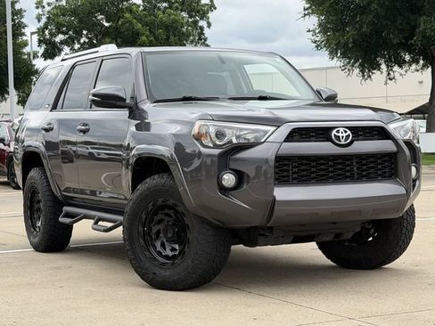 Used 2017 Toyota 4Runner SR5 Premium AWD/4WD image 2