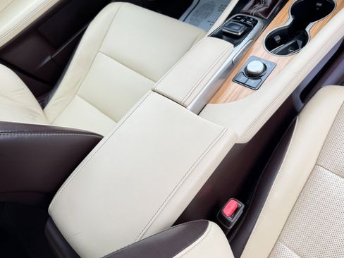 Used 2018 Lexus RX 350L Luxury image 54