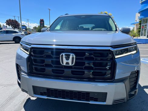 New 2026 Honda Pilot Elite image 2