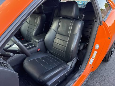 Used 2014 Dodge Challenger R/T image 35