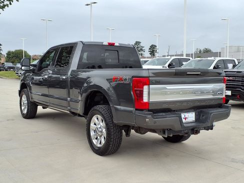 Used 2019 Ford F250 Platinum w/ Platinum Ultimate Package AWD/4WD image 2