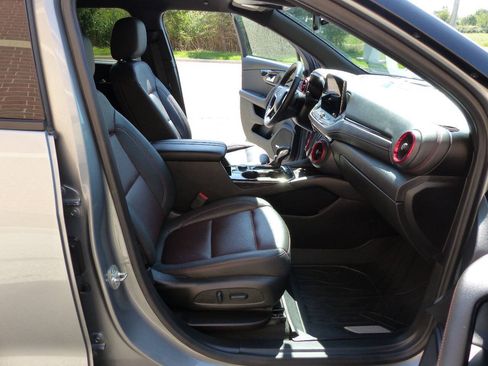 Used 2025 Chevrolet Blazer RS FWD image 46
