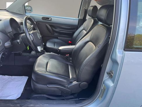 Used 2009 Volkswagen Beetle S image 12