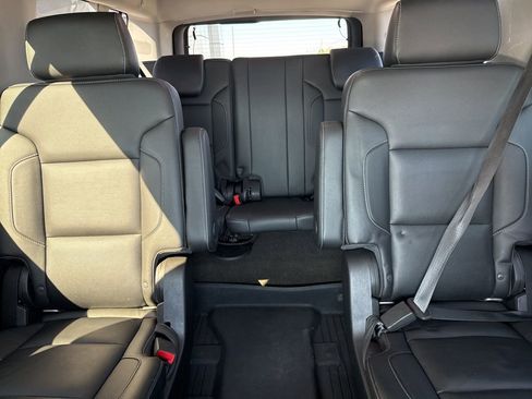 Used 2018 Chevrolet Suburban Premier image 31