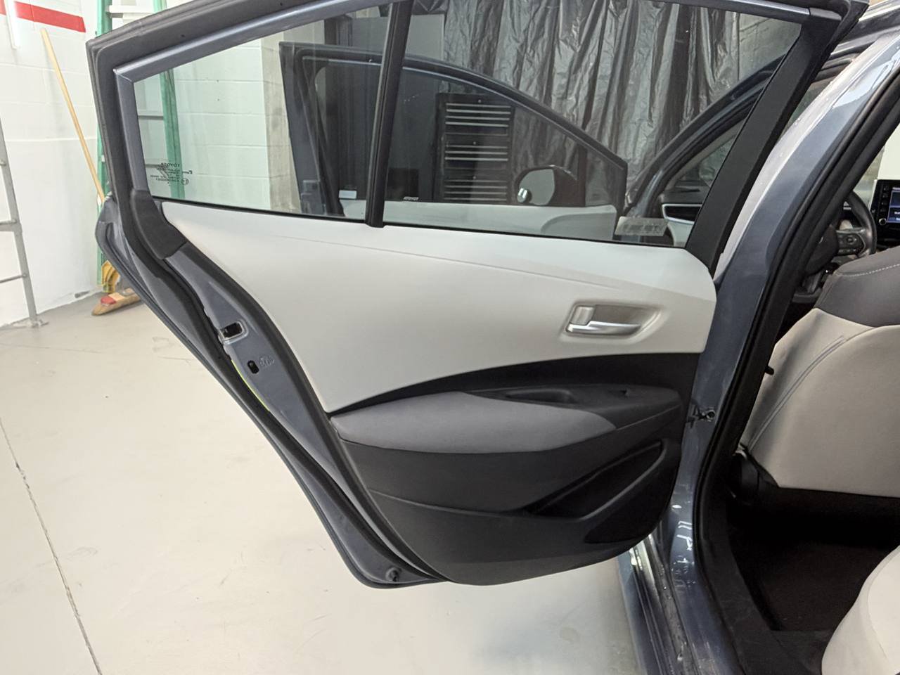 Used 2021 Toyota Corolla LE FWD image 22