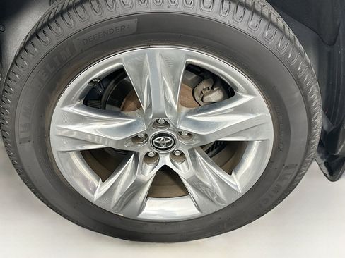 Used 2017 Toyota Highlander Limited image 11