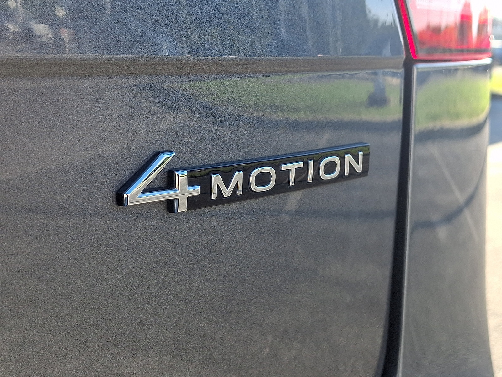 Used 2024 Volkswagen Tiguan SEL R-Line AWD/4WD image 29