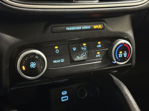 Used 2022 Ford Escape SE AWD/4WD image 16