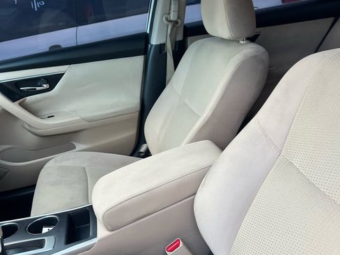 Used 2015 Nissan Altima 2.5 SV w/ Convenience Package image 7