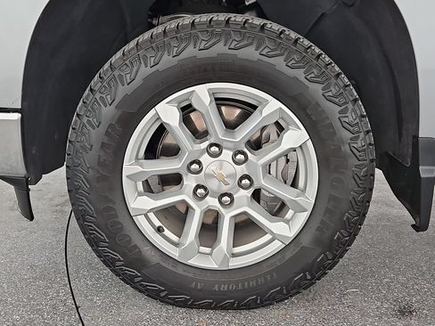 Certified 2023 Chevrolet Silverado 1500 LT AWD/4WD image 38