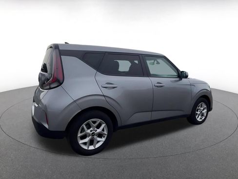 Used 2025 Kia Soul LX w/ LX Technology Package FWD image 14