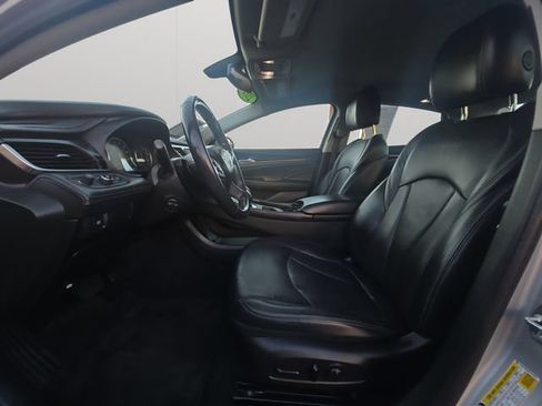 Used 2017 Buick LaCrosse Essence FWD image 9