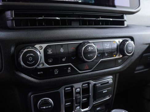 Certified 2025 Jeep Wrangler Unlimited Sport AWD/4WD image 15