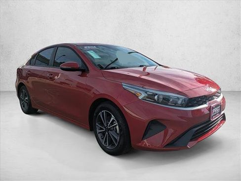 Used 2024 Kia Forte LXS w/ LXS Technology Package FWD image 3