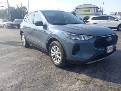 Used 2023 Ford Escape Active AWD/4WD image 3