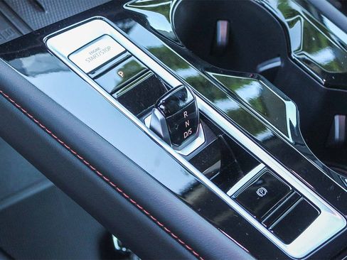 Used 2025 Volkswagen Atlas Peak Edition SE image 20