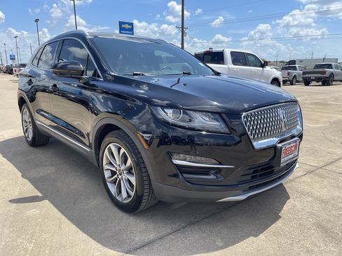 Used 2019 Lincoln MKC Select w/ Select Plus Package FWD image 2