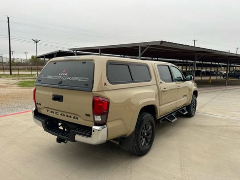 Used 2020 Toyota Tacoma SR image 18