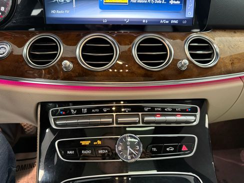 Used 2017 Mercedes-Benz E 300 4MATIC image 20