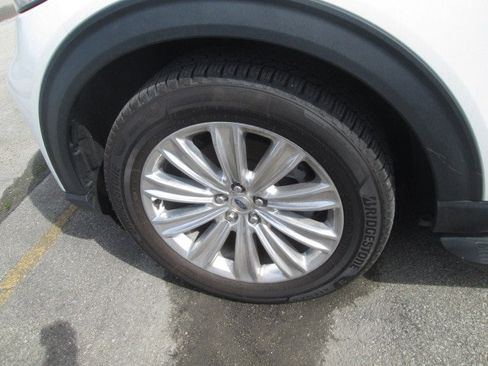 Used 2020 Ford Explorer Limited image 9