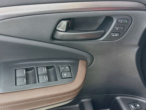 Certified 2025 Honda Passport EX-L image 20