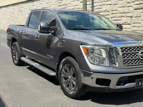 Used 2017 Nissan Titan SV RWD image 33