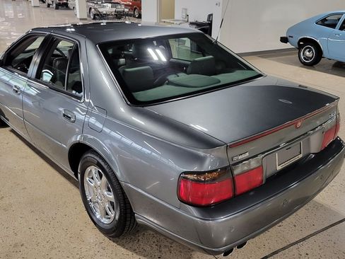 Used 2004 Cadillac Seville SLS w/ Preferred Equipment Group FWD image 30