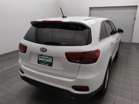 Used 2019 Kia Sorento FWD V6 image 7