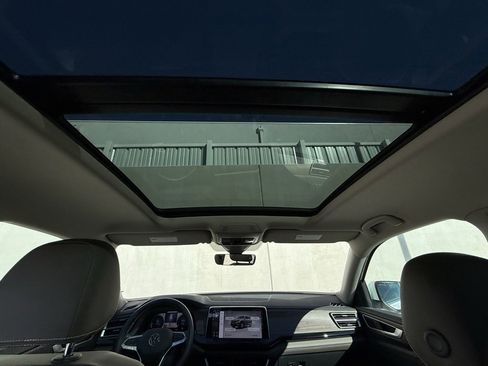 Certified 2025 Volkswagen Atlas SEL image 9