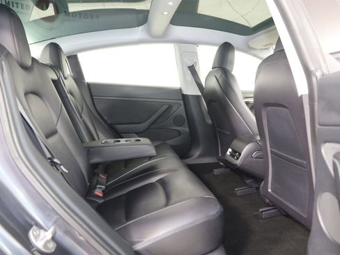 Used 2021 Tesla Model 3 Long Range image 15