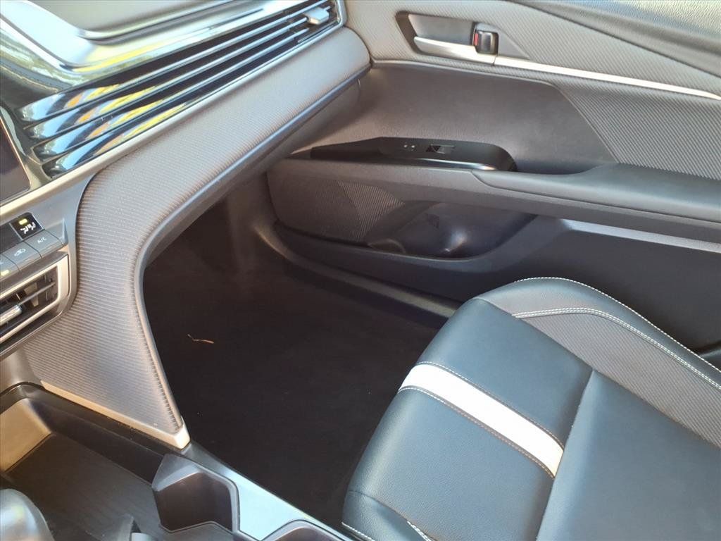 Used 2025 Toyota Camry SE FWD image 36