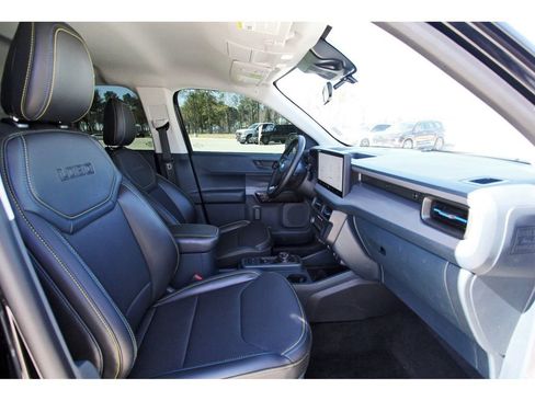 Used 2025 Ford Maverick Lobo image 26