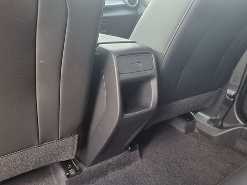Used 2025 Chevrolet Trax LT FWD image 24