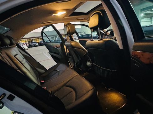 Used 2009 Mercedes-Benz E 350 E 350 4dr Sedan image 20