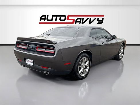 Used 2022 Dodge Challenger SXT w/ Driver Convenience Group image 7