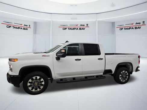 Used 2025 Chevrolet Silverado 2500 Custom w/ Custom Value Package AWD/4WD image 3