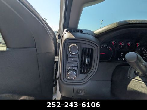 Used 2023 Chevrolet Silverado 2500 Custom w/ Custom Convenience Package AWD/4WD image 15