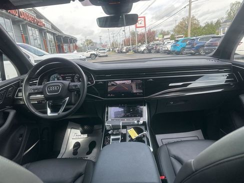 Used 2025 Audi Q7 3.0T Premium Plus AWD/4WD image 12