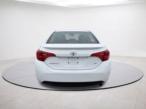 Used 2017 Toyota Corolla SE image 4