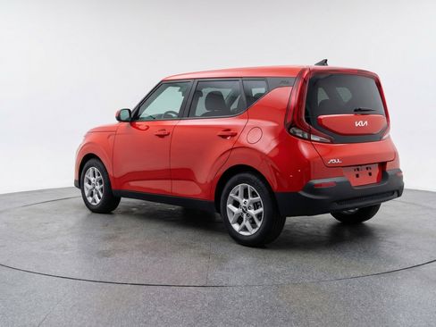 Used 2025 Kia Soul LX w/ LX Technology Package FWD image 6