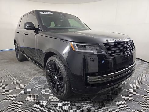 Used 2024 Land Rover Range Rover SE AWD/4WD image 4