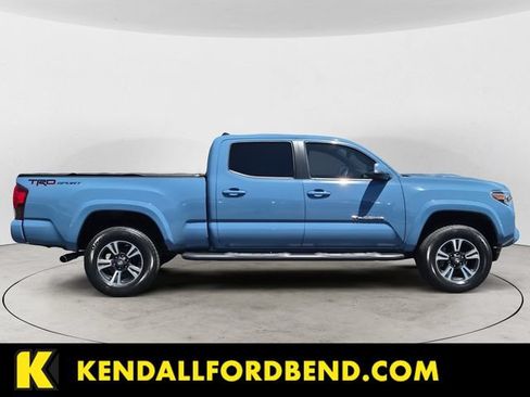 Used 2019 Toyota Tacoma TRD Sport w/ Technology Package RWD image 4