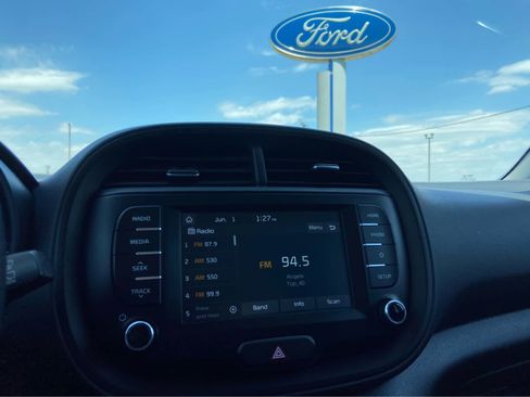 Used 2021 Kia Soul LX FWD image 27